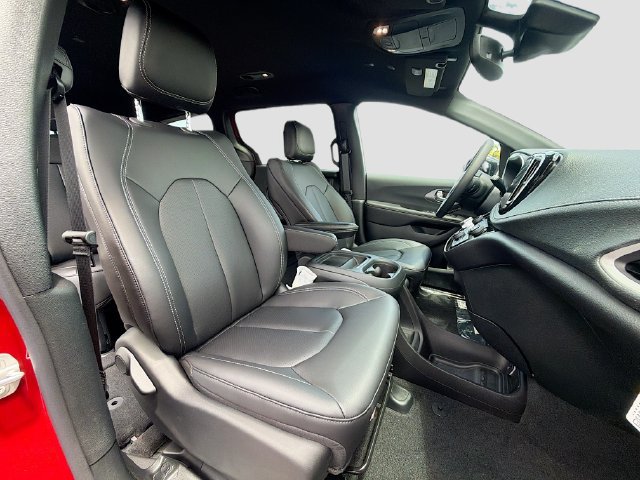 New 2027 Chrysler Pacifica Select FWD image 30