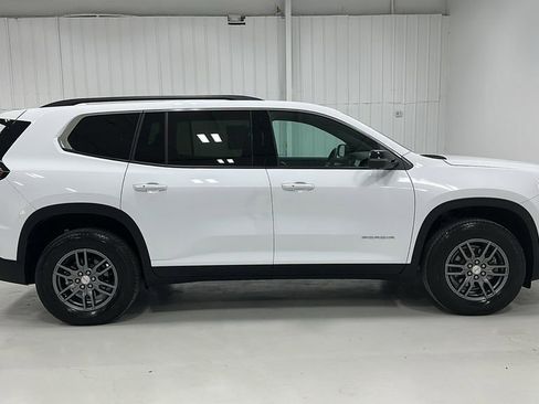 Used 2025 GMC Acadia Elevation image 6