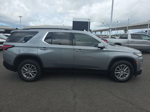 Used 2023 Chevrolet Traverse LT w/ LPO, Floor Liner Package FWD image 6