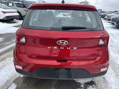 Used 2025 Hyundai Venue Limited image 13