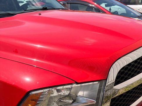 Used 2019 RAM 1500 Classic SLT AWD/4WD image 14