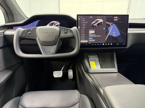Used 2023 Tesla Model X Plaid image 20