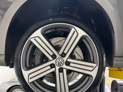 Used 2015 Volkswagen Golf R 4-Door AWD/4WD image 20