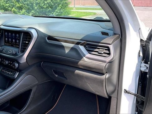 Used 2023 GMC Acadia AT4 w/ Technology Package AWD/4WD image 15