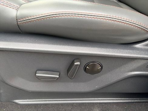 Used 2025 Ford Expedition Active image 13