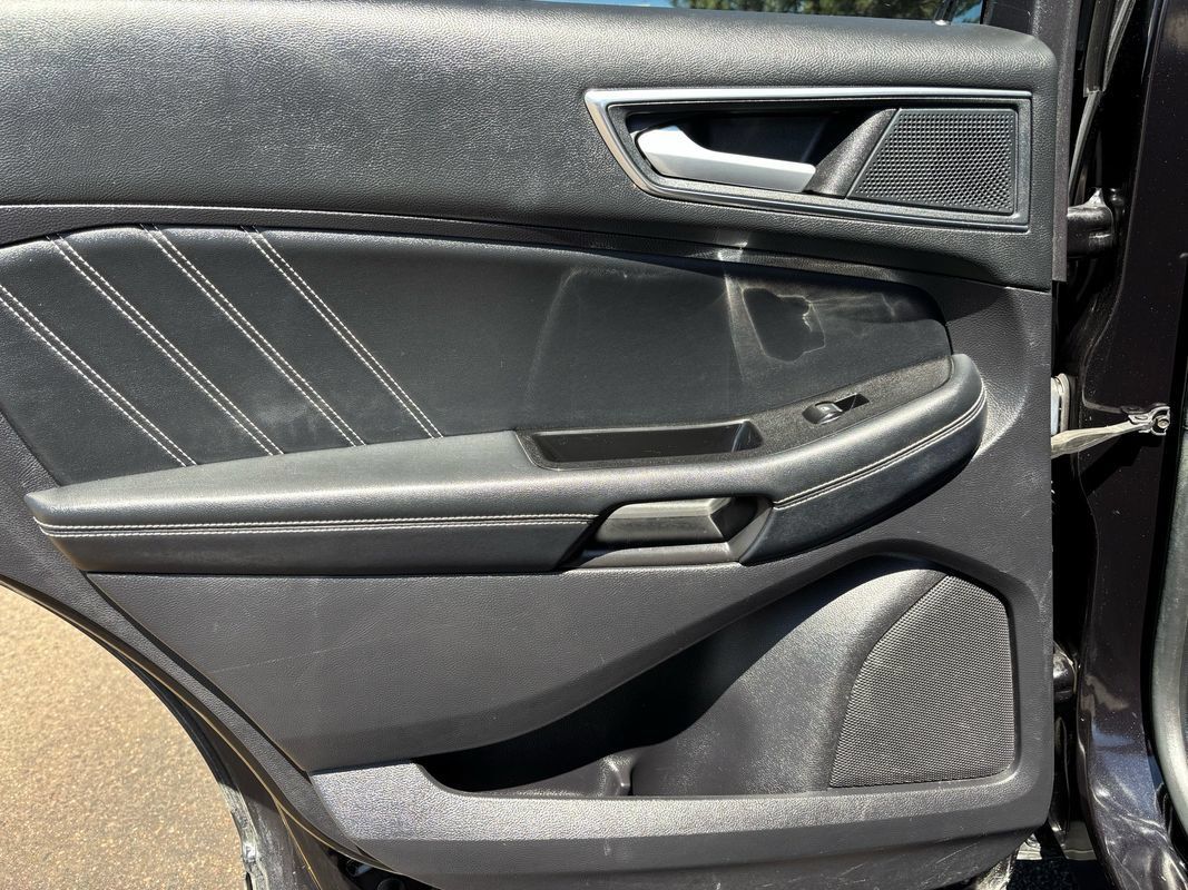 Used 2019 Ford Edge ST w/ Convenience Package AWD/4WD image 14