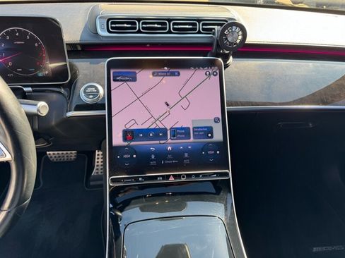 Used 2022 Mercedes-Benz S 580 4MATIC Sedan w/ AMG Line Package image 29