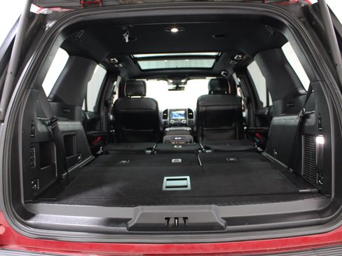 Used 2018 Ford Expedition XLT w/ Equipment Group 202A AWD/4WD image 25