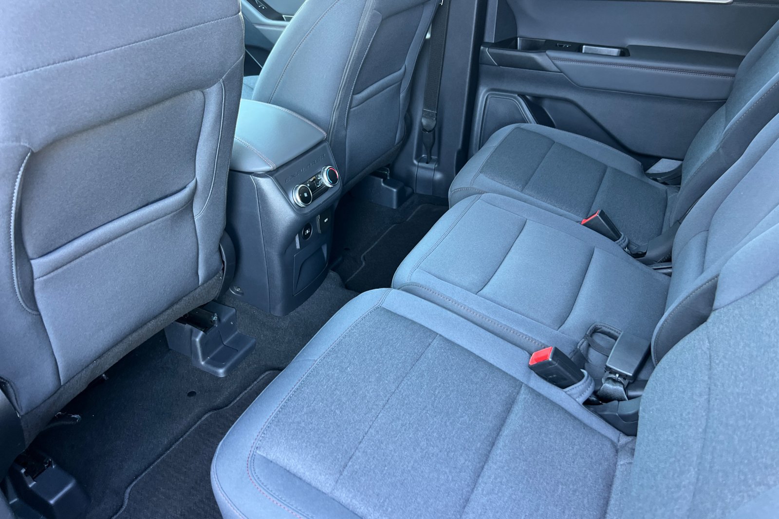 Certified 2025 Ford Explorer Active AWD/4WD image 4
