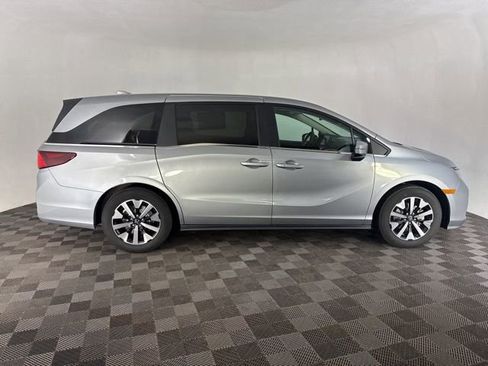 Certified 2026 Honda Odyssey EX-L image 6
