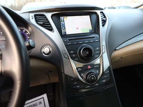 Used 2013 Hyundai Azera w/ Technology Pkg image 18