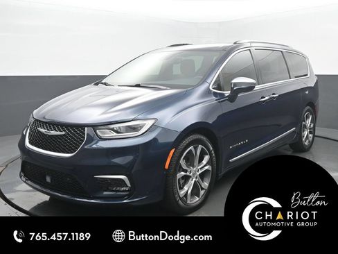 Used 2022 Chrysler Pacifica Pinnacle FWD image 1