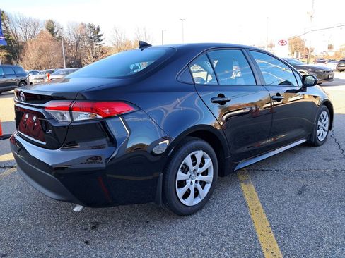 Used 2025 Toyota Corolla LE image 3