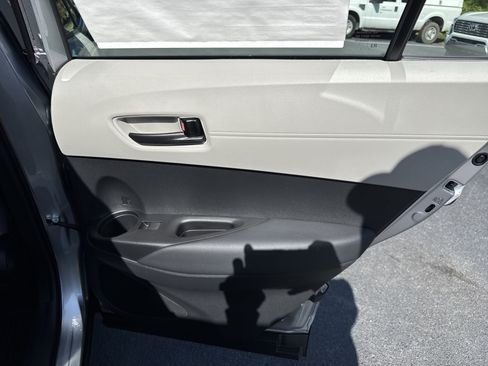 New 2025 Toyota Corolla Cross L image 30