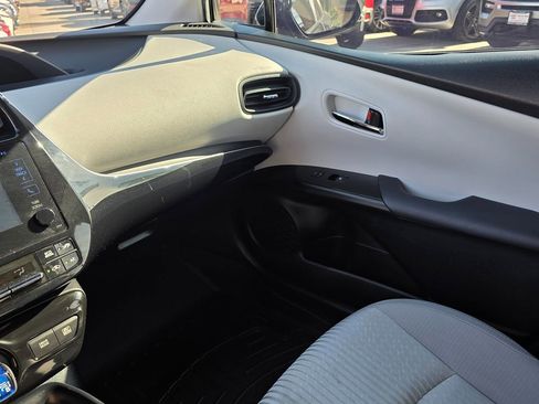 Used 2017 Toyota Prius Two image 36