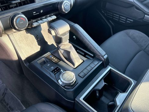 Used 2024 Toyota Tacoma SR5 AWD/4WD image 19