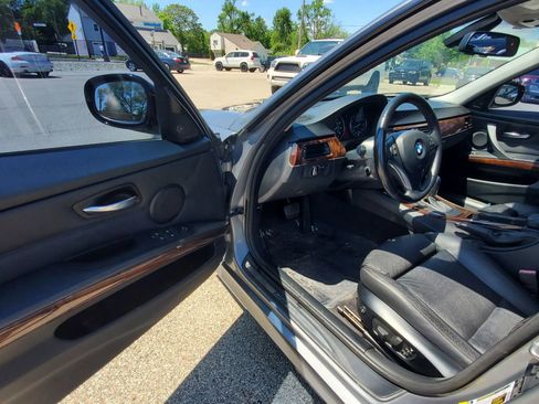 Used 2011 BMW 335i xDrive Sedan image 10