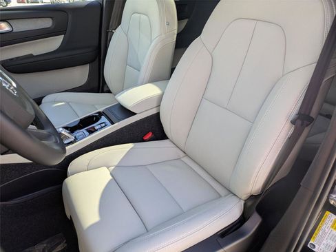 New 2026 Volvo XC40 B5 Ultra w/ Protection Package Premier image 14