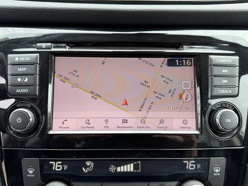 Used 2019 Nissan Rogue SV w/ Premium Package image 24