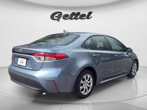 Used 2025 Toyota Corolla LE FWD image 5