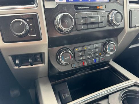 Used 2021 Ford F250 Lariat w/ Lariat Value Package image 18