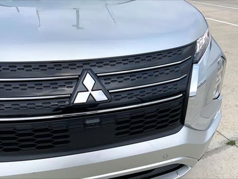 Used 2024 Mitsubishi Outlander SE FWD image 29