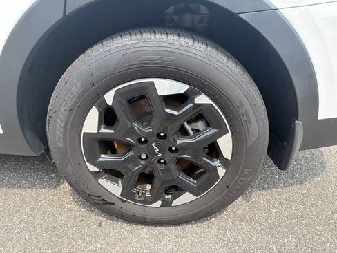 Certified 2025 Kia Sorento S FWD image 27