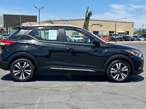 Used 2020 Nissan Kicks SR FWD image 3