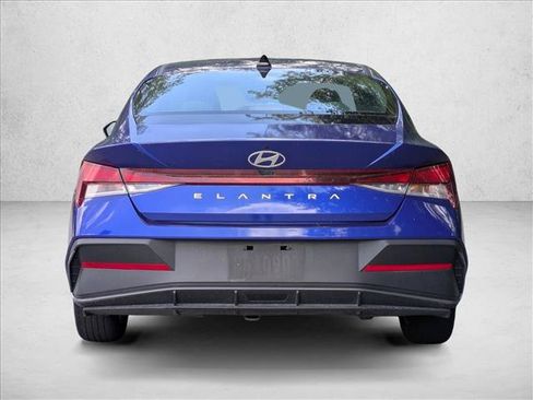 Used 2024 Hyundai Elantra SEL FWD image 7