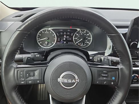 Used 2025 Nissan Pathfinder SL FWD image 24