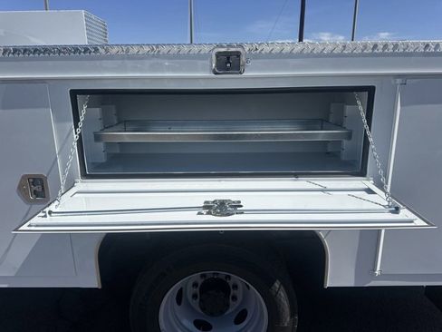 New 2025 Ford F550 4x4 Crew Cab Super Duty image 16