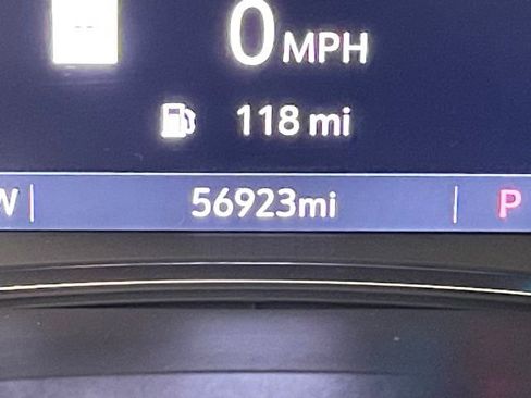 Used 2023 Chevrolet Traverse RS AWD/4WD image 2