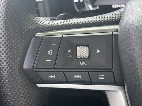 Used 2023 Mitsubishi Outlander SEL AWD/4WD image 38