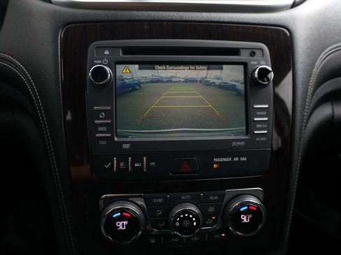 Used 2017 Chevrolet Traverse LT w/ Traveler's Package FWD image 35