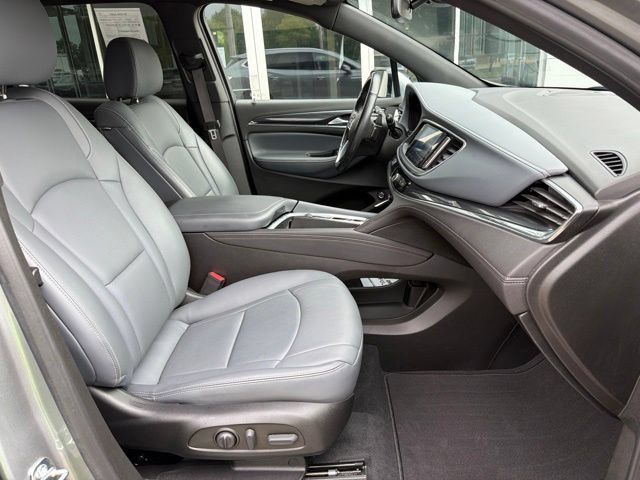 Used 2023 Buick Enclave Essence w/ Sport Touring Edition AWD/4WD image 16