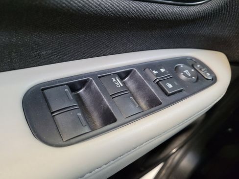 Used 2022 Honda HR-V LX image 27