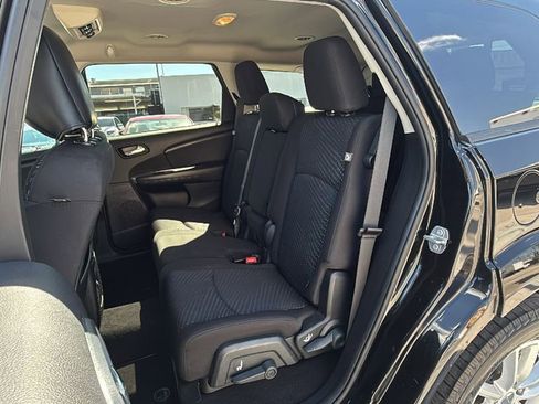 Used 2017 Dodge Journey SXT w/ Comfort/Convenience Group image 24
