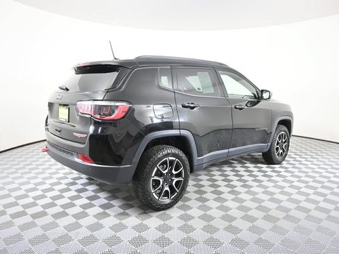 Used 2024 Jeep Compass Trailhawk AWD/4WD image 6
