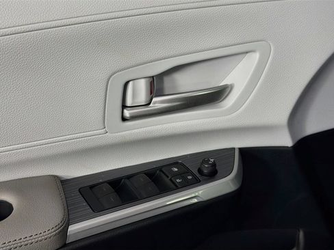 New 2026 Toyota Sienna XLE FWD image 22