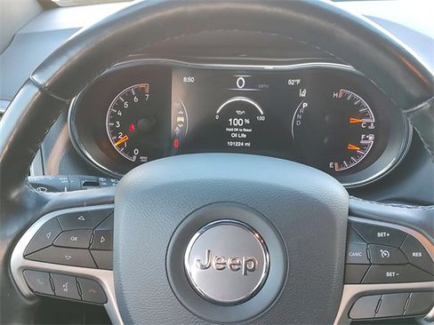 Certified 2021 Jeep Grand Cherokee Laredo w/ Security & Convenience Group image 15