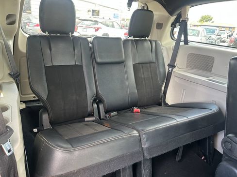 Used 2019 Dodge Grand Caravan SXT FWD image 33