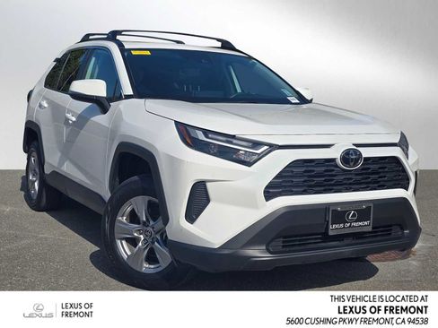 Used 2025 Toyota RAV4 XLE AWD/4WD image 1