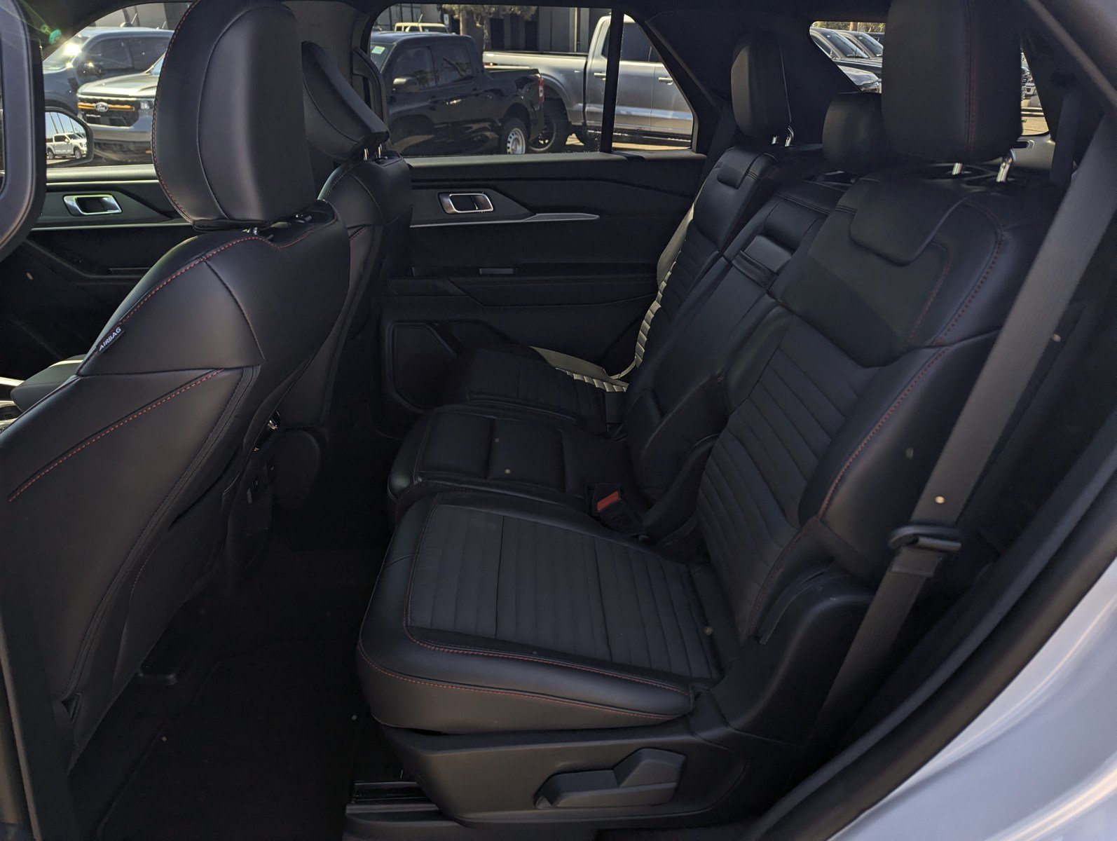 New 2026 Ford Explorer ST-Line w/ ST-Line Street Pack AWD/4WD image 8