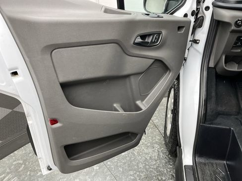 Used 2023 Ford Transit 350 XLT image 7