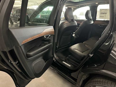 Used 2023 Volvo XC90 B6 Core w/ Protection Package Premier image 10