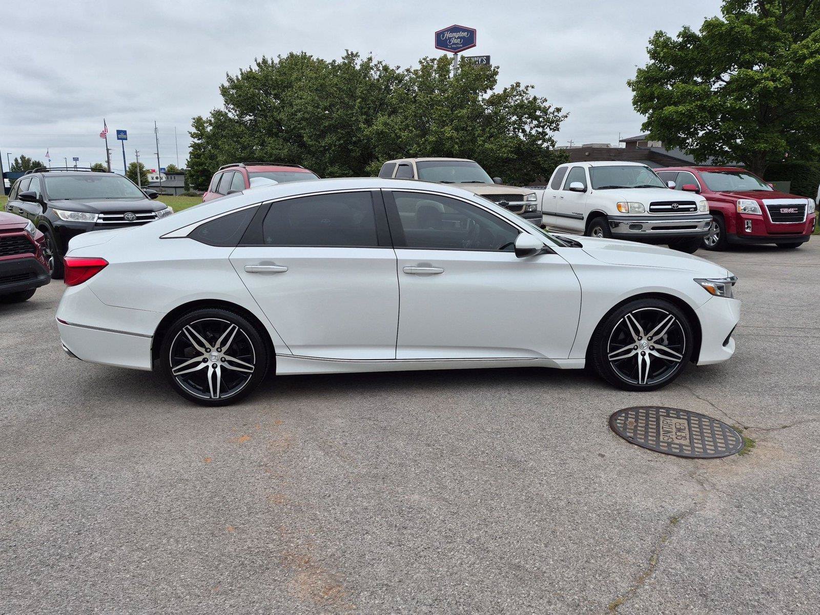Used 2021 Honda Accord Touring image 6