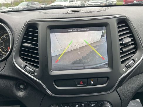 Used 2022 Jeep Cherokee Latitude Lux AWD/4WD image 18
