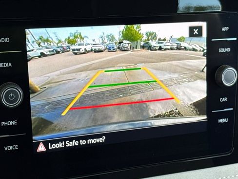 New 2025 Volkswagen Taos SE image 19