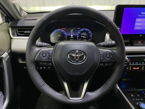Used 2025 Toyota RAV4 Limited image 17