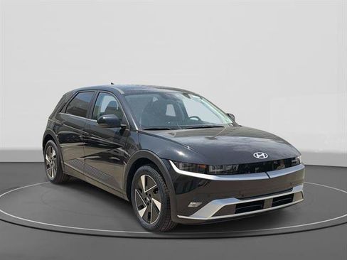 New 2026 Hyundai Ioniq 5 SE RWD image 3